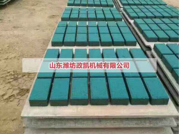 陜西磚廠不同品種成品磚碼垛現(xiàn)場